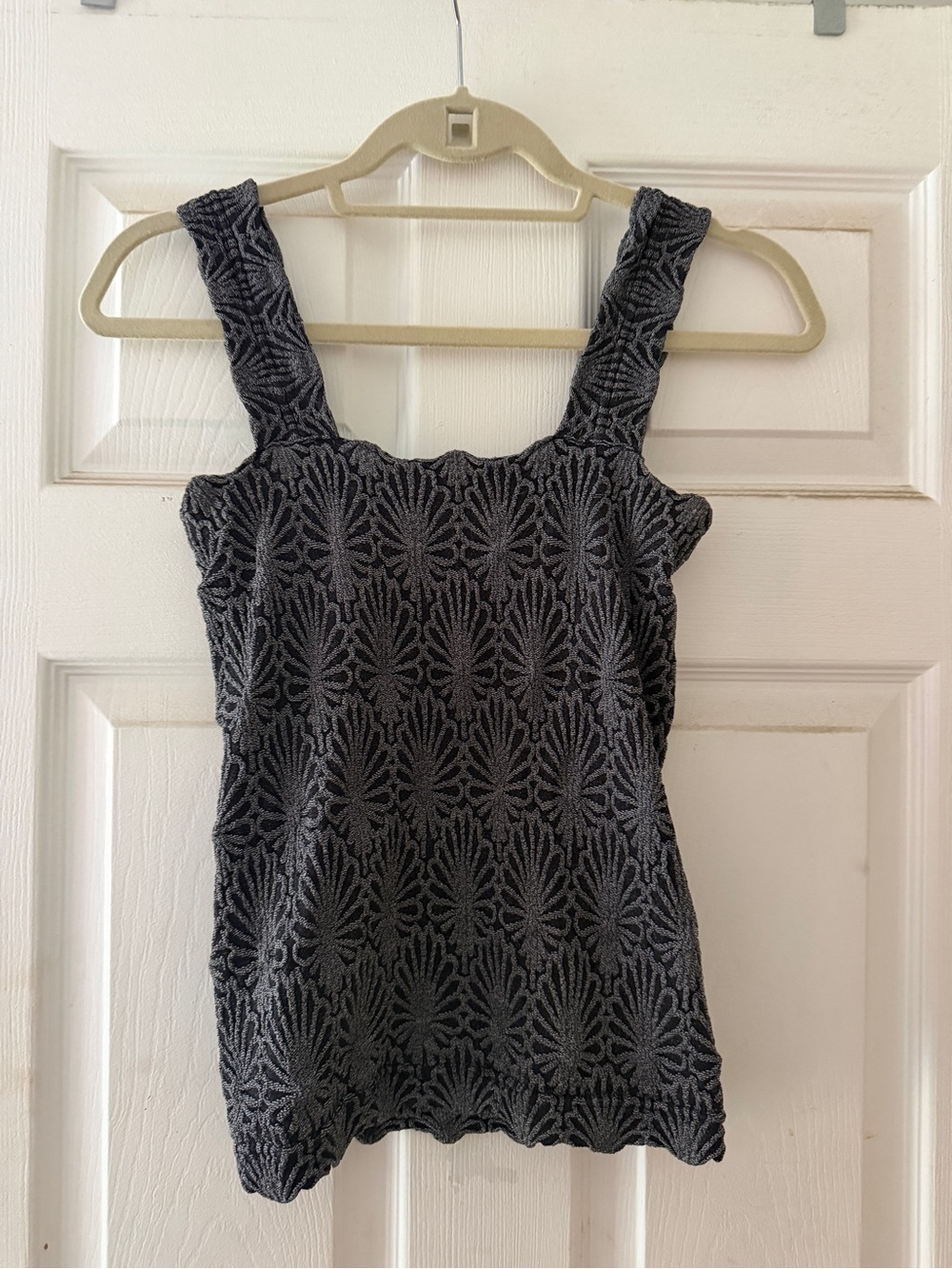 Nikibiki Black Textured Knit Tank Top